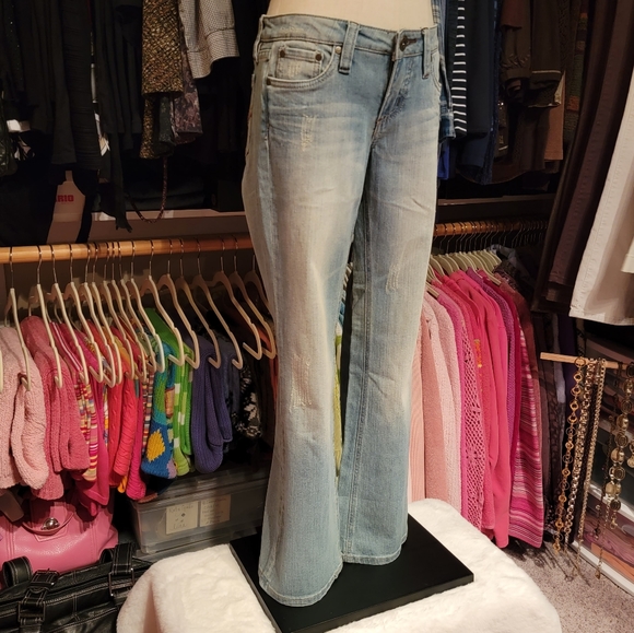 Refuge ♡ Sweet Cute 'n Sexy Denim Faded-Distressed-Embroidered Blue Jeans 7S - Picture 8 of 17